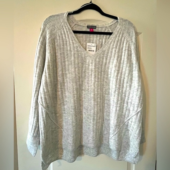 New! Brand new! Vince Camuto Cozy Gray Ribbed V-Neck Sweater - Picture 1 of 15